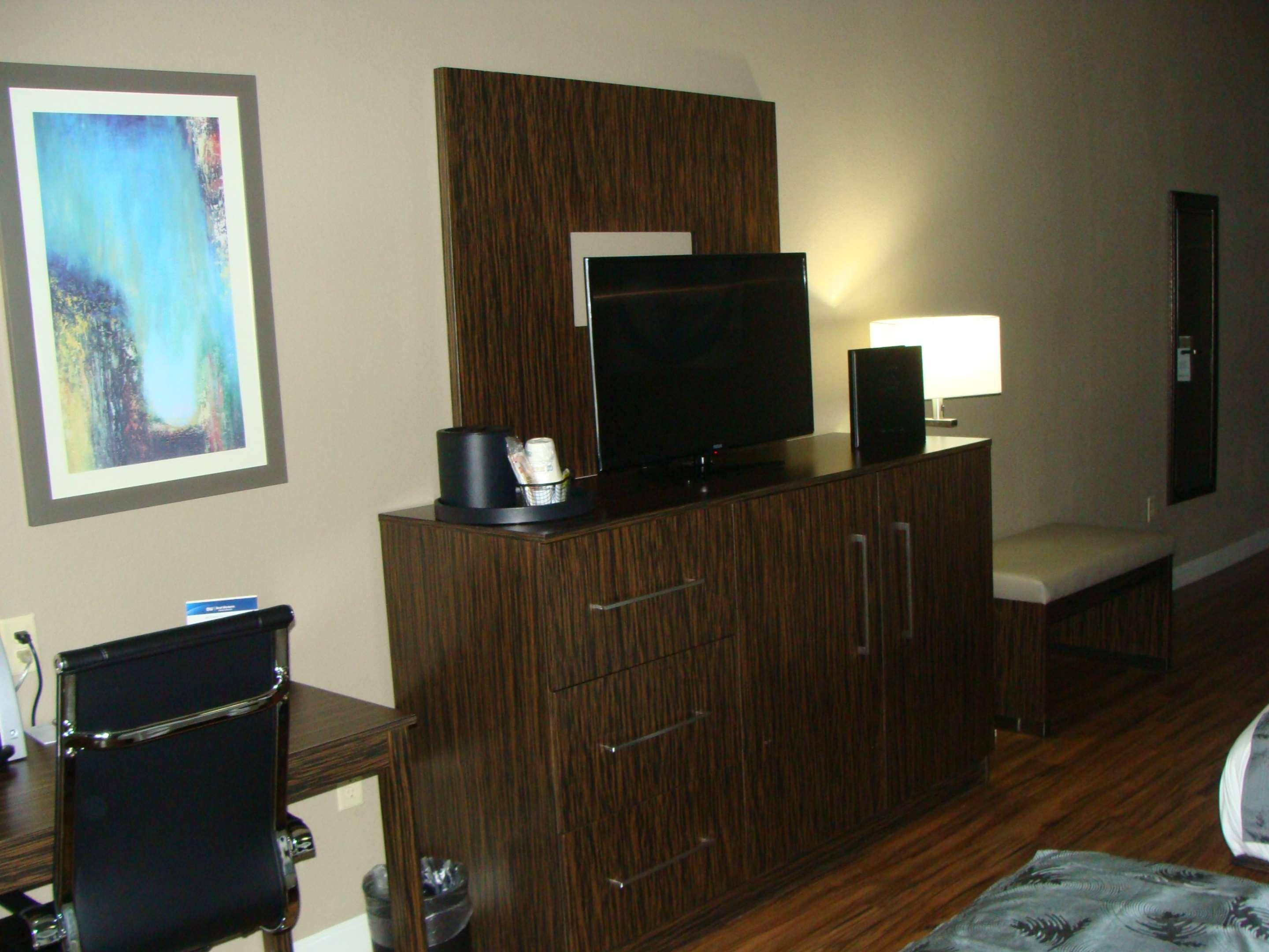 Western Inn&suites Hotel